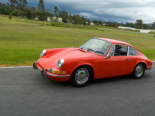 Adjusted Drive Straat 1970 Porsche 911T Tangerine 9110121262 - Outdoors