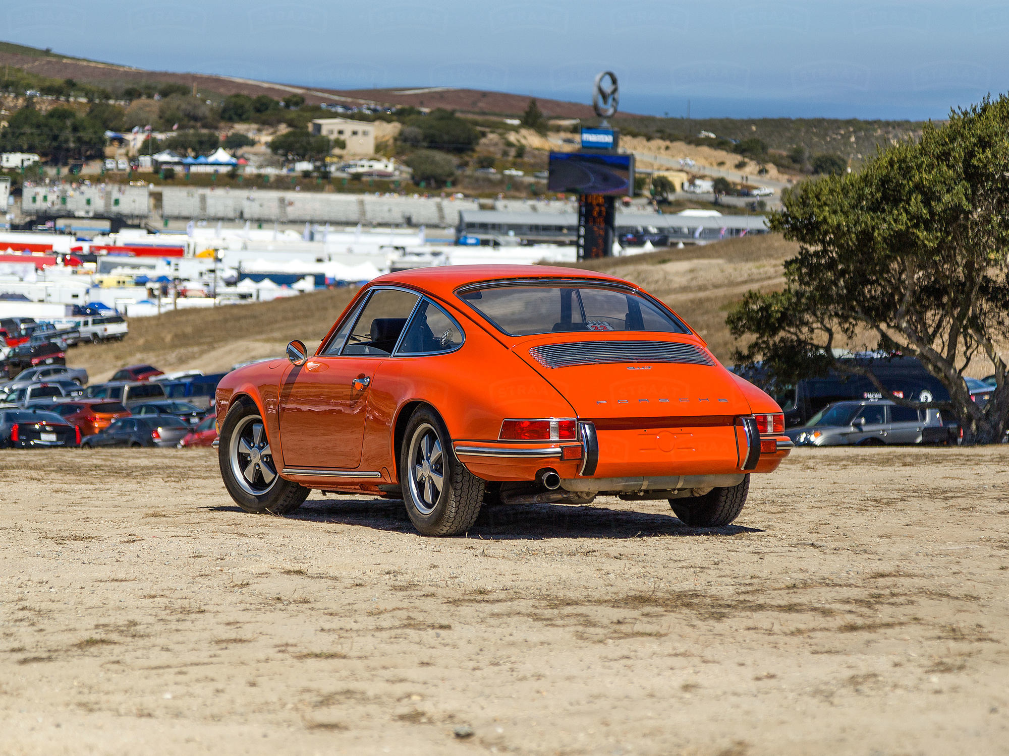 Adjusted Drive Straat 1970 Porsche 911T Tangerine 9110121262 - Outdoors