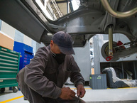 1973 Porsche 911T 9113103397 Gray - Assembly