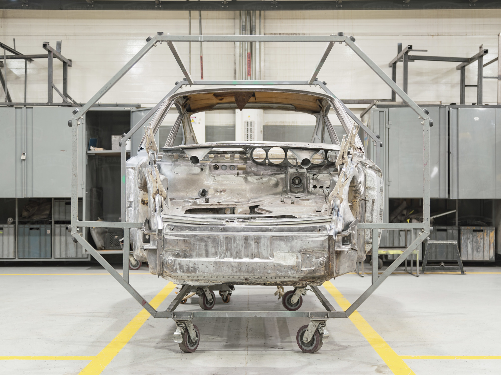 Drive Straat 1982 Porsche 911 Silver WP0AA0913CS121417 - Restoration - Bodywork