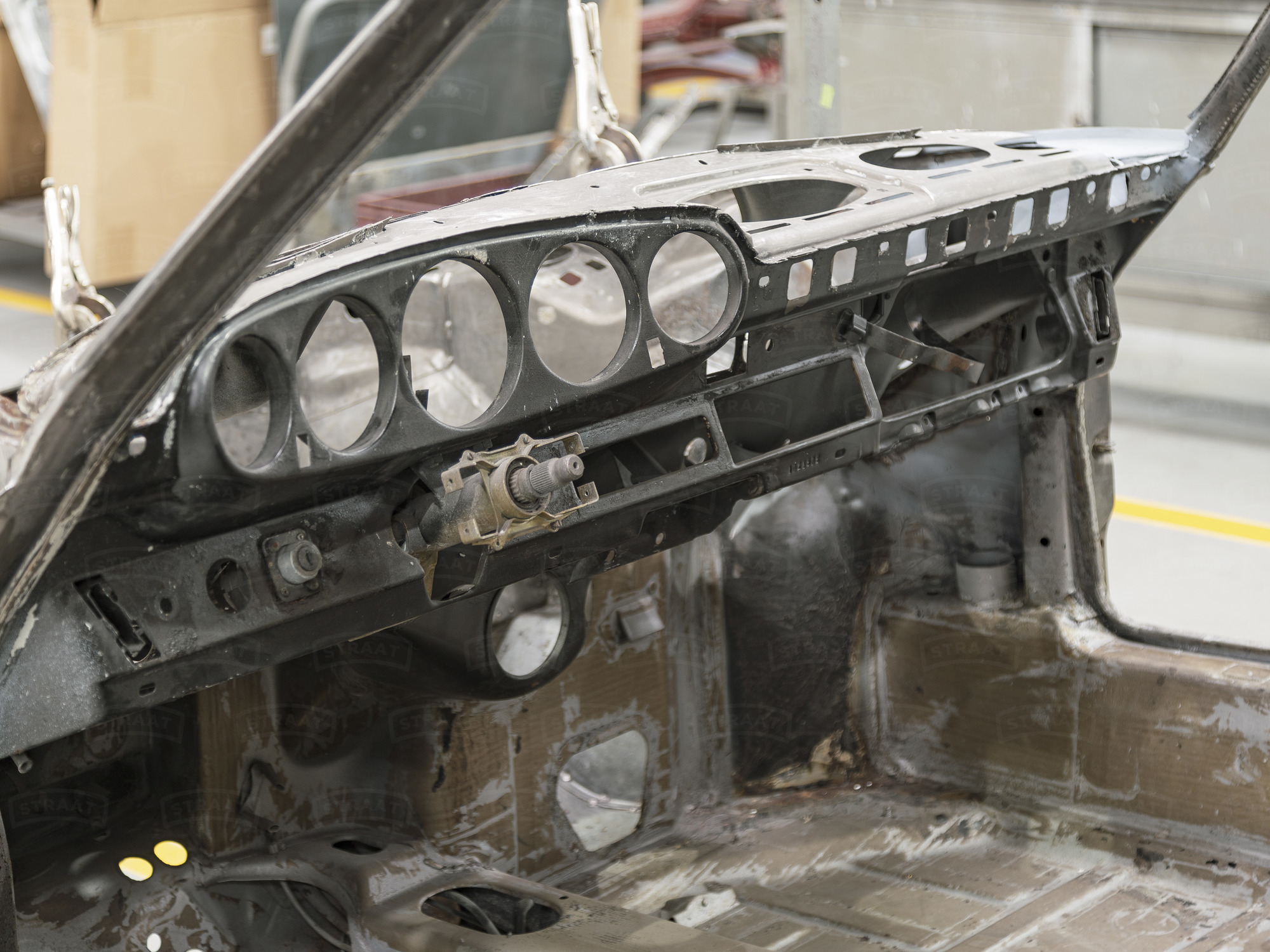 Drive Straat 1982 Porsche 911 Silver WP0AA0913CS121417 - Restoration - Bodywork